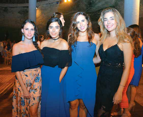 Paola Almaguer, Victoria Lemmus, Fer Roel y Paola Rubial Isabel y Lucía Estévez Mayte Fernández con