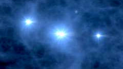 2. Las primeras estrellas podrían ser mas antiguas de lo esperado Una imagen de la animación " el universo " La materia en el universo se condensó por la gravedad hasta que las primeras estrellas se