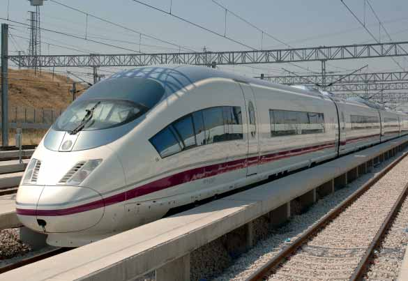 Trenes 79 Más de 1.150.000 viajeros han usado los nuevos servicios Ave y Alvia tras la apertura de las nuevas líneas a Málaga, Barcelona y Valladolid * 398.