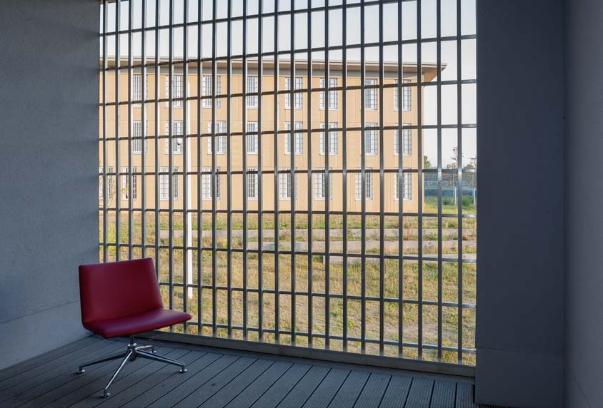 Proyecto Nueva construcción del centro penitenciario Heidering Lugar Ernst-Stargardt-Allee 1, Großbeeren, DE Arquitecto Hohensinn Architektur, Graz, AT Promotor Estado de Berlín, administración
