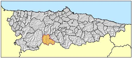 Parque Natural de Somiedo. El Parque Natural de Somiedo, coincidente en su totalidad con el concejo del mismo nombre, se localiza en la zona centro-occidental de la montaña asturiana.