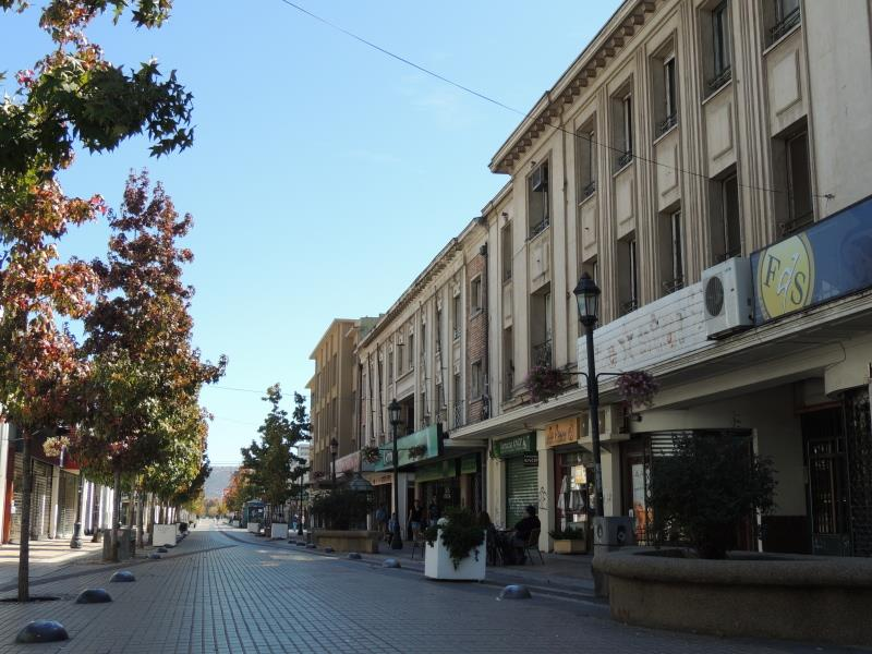 Paseo 1 Sur y Mercado Central: La calle 1 Sur es la principal arteria comercial de la ciudad, existiendo un paseo peatonal entre las calles 4 y 6 Oriente.