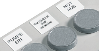 SwitchMark SM SM - Sin imprimir SM es un señalizador para la identificación de equipos de mando. Las etiquetas se enclavan en el soporte o se fijan con una lámina adhesiva ya preparada.