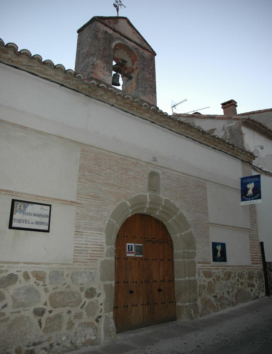 El Corazón del Águila: un nueva oferta turística en Oropesa Este centro de visitantes es la sede de la Fundación Aquila y está situado en Oropesa (Toledo) a escasos metros del Parador Nacional de