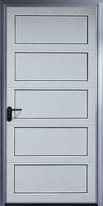 Se puede suministrar también la puerta lateral en el mismo diseño de la puerta de garaje con perfiles para marco en aluminio.