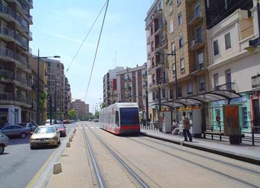 1. Importancia del diseño de una línea de tranvía El tranvía es un modo de Transporte Público idóneo para conectar barrios periféricos de ciudades medianas y grandes.