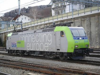 El vehículo conectado a la red Tren más veloz en operación: eléctrico con catenaria Locomotora más poderosa: