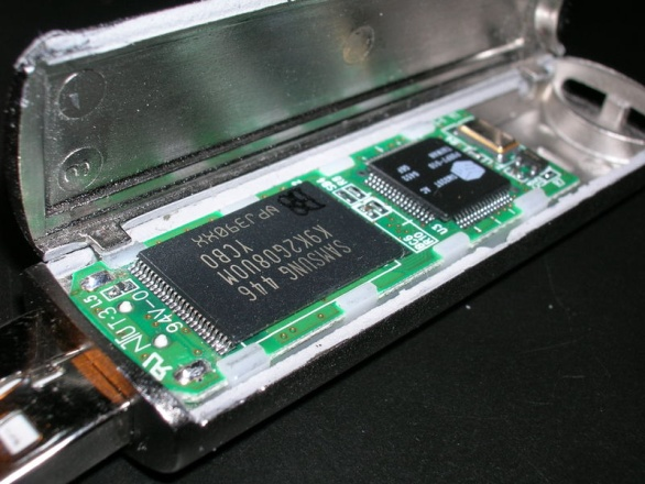 Flash Storage Nonvolatile semiconductor storage 100 1000 faster than