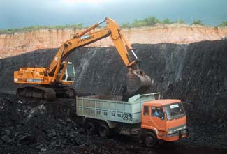 Carbón: La evolución depende de la edad del carbón, así como de la profundidad y condiciones de presión, temperatura, entorno, etc.