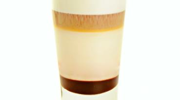 Caffè Intermezzo El intermedio más placentero 300 ml de café espresso 150 ml de leche 50 g azúcar 3 x lámina(s) de gelatina Derrita las láminas de gelatina durante unos minutos en agua fría.