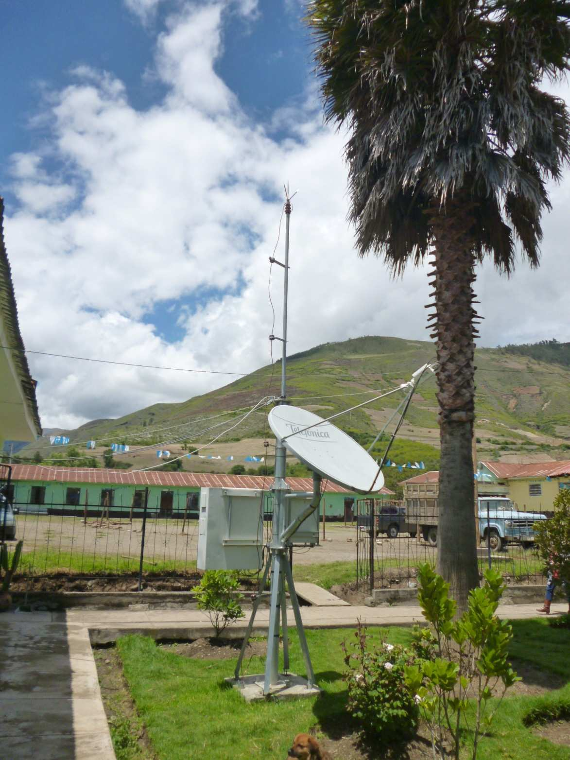 PROYECTOS EN ETAPA DE EJECUCIÓN O EN OPERACIÓN Y MANTENIMIENTO (Contratos en Ejecución) FITEL 8: Proyecto Provisión de Servicios de datos y voz en Banda Ancha para localidades Rurales del Perú Banda