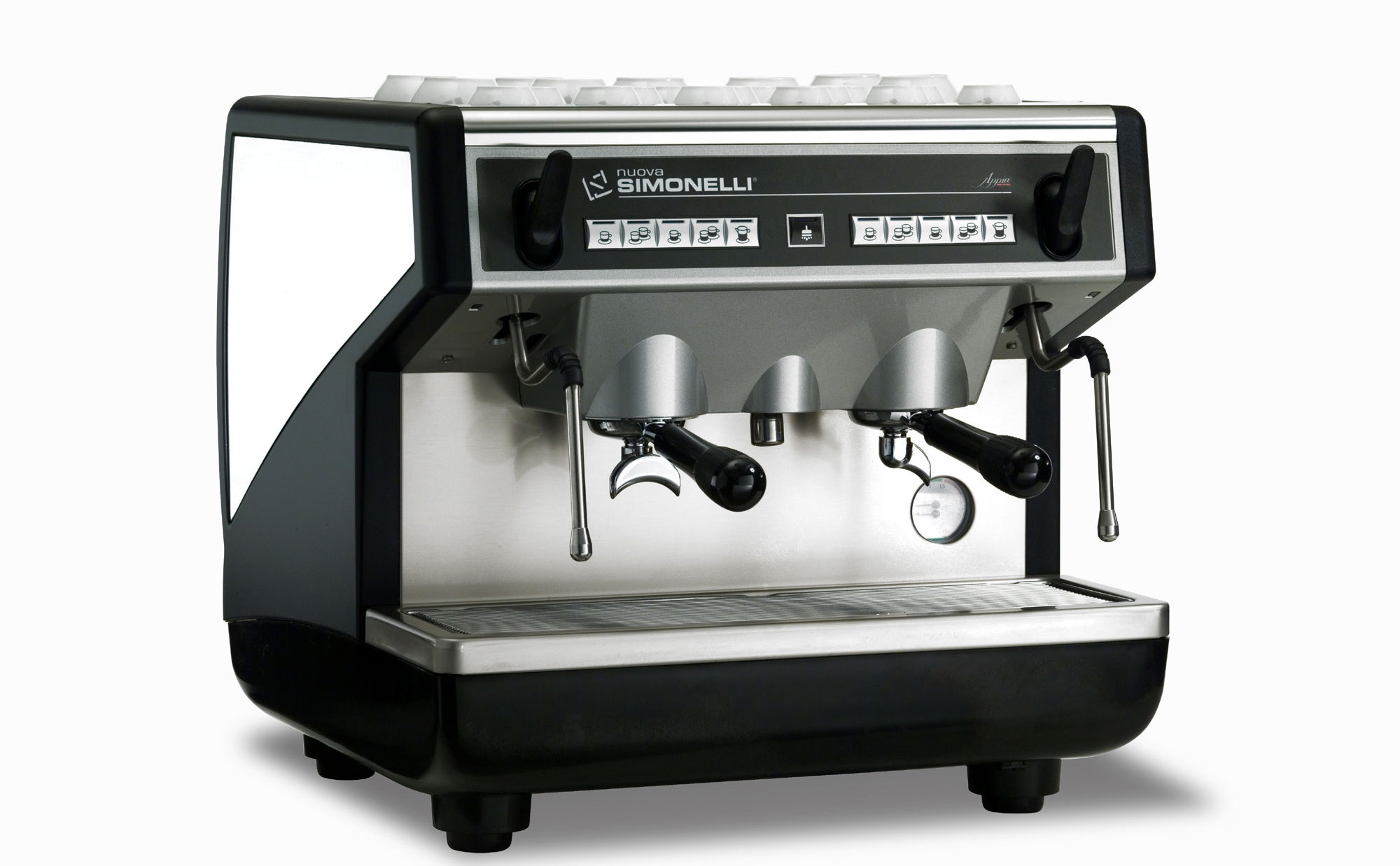 OSCAR NUOVA SIMONELLI Modelo OSCAR, semiautomática Máquina para café expreso y capuchino Capacidad de producción de 80 a 100 cafés/hr Capacidad en caldera de 1.