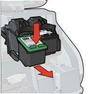 6. Retire el embalaje del cartucho de tinta de recambio y quite con cuidado la cinta de plástico.