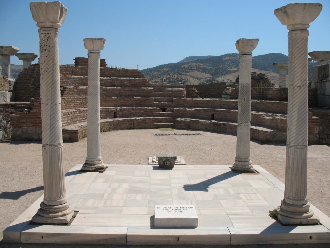 Aya Soluk La población de Éfeso de 225,000 habitantes, se mudó a la ciudad de Aya Soluk (Hagia Theologos) El Santo Teólogo en