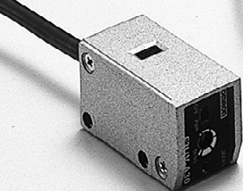 Dimensiones (unidad: mm) Tipo de amplificador incorporado Sensores -A30/-A03 Ventana de recepción de luz 4,4 7,4 de diá. 4 de diá.