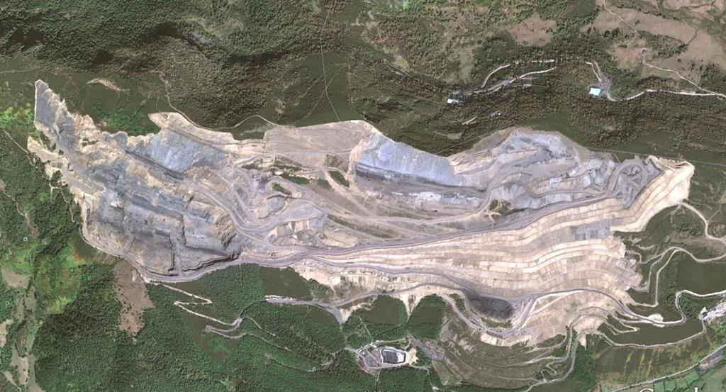 Explotación minera en las pizarras con carbón y areniscas del