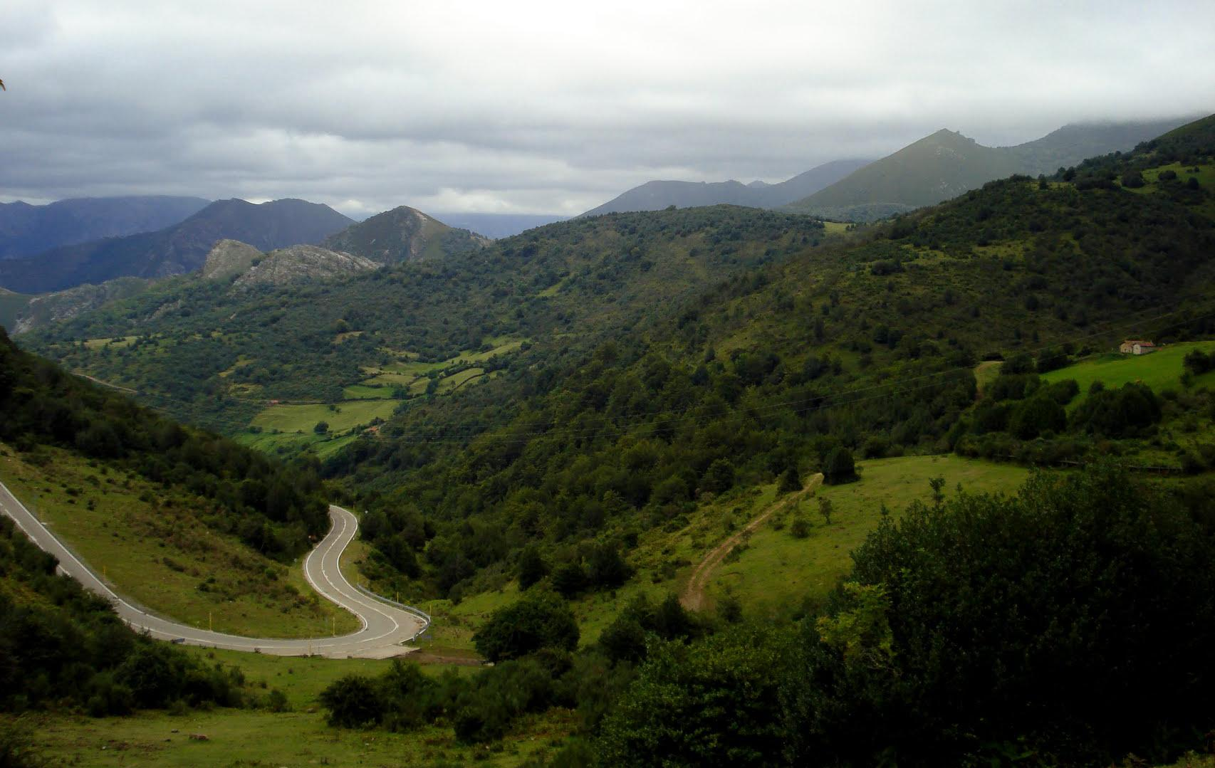 Relieves Paleozoicos en Teverga, Asturias, en el Puerto de