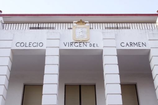 Criterio 4: Alianzas y recursos Memoria EFQM-Colegio Virgen del Carmen Educación es formar al ser humano