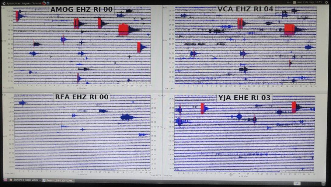 Monitor que ilustra los registros sísmicos de cuatro