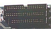 Los principales conectores son: Teclado Puerto paralelo (LPT1) Puertos serie (COM o RS232) Bien para clavija DIN ancha, propio de las placas Baby-AT, o mini-din en placas ATX y muchos diseños
