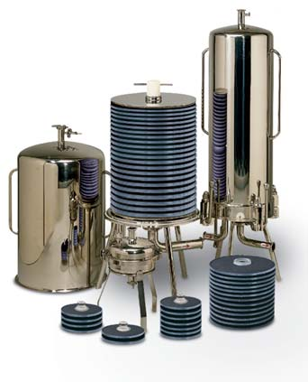 Filtración Innovadora de 3M Purifi cation Sistemas de Filtración para la Industria Farmacéutica A. Filtración en Profundidad por Adsorción 1.