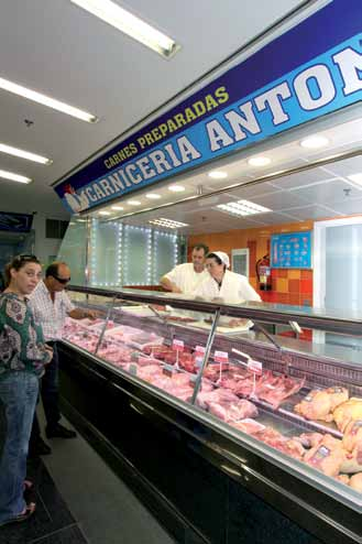 Distribución alimentaria Canarias tiene 2.104.800 habitantes y una extensión de 7.450 km2, un 4,5% y un 1,5% sobre el total nacional, respectivamente.