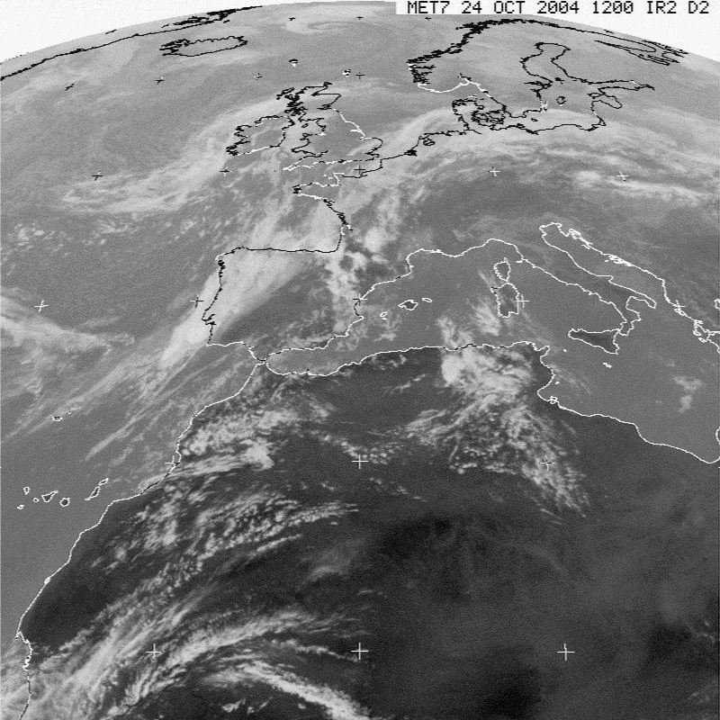 c) Recirculación-S: 24 octubre de 2004 (Figura 18.7) Situación caracterizada por un bajo gradiente bárico sobre las Islas Canarias y la advección de masas septentrionales hacia el archipiélago.