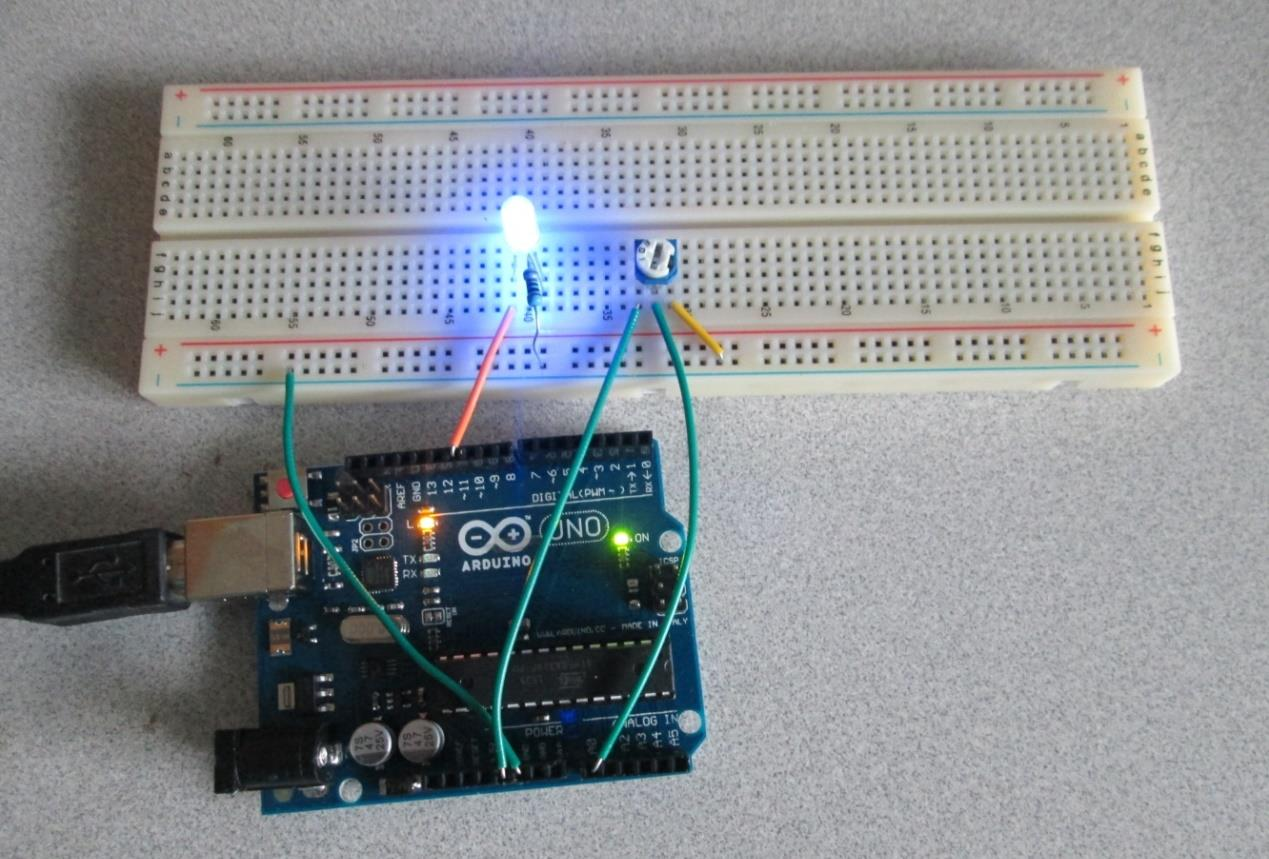 Tutorial 3: Voltajes analógicos y PMW, AR 3 T Potenciómetro + LED Objetivo General. En este proyecto vamos a controlar el brillo de un led utilizando un potenciómetro.