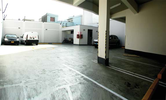Capacitación incluida en el costo del alquiler de cancha - 12 estacionamientos privados - Snack cafetería Autorización SUCAMEC RG N