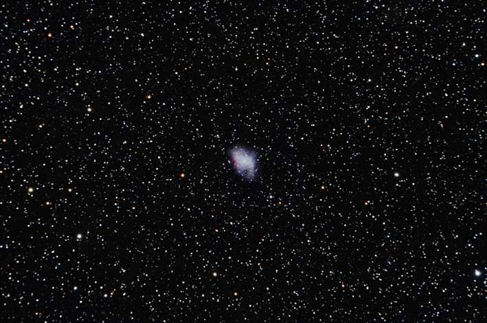 Objeto: M001 ( NGC 1952) Tipo: Remanente Supernova Clase: Constelación: Taurus AR: 0534.5 Dec: +22 01 Magnitud: 8 Distancia (a.l.): 6.