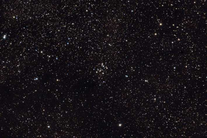 Objeto: M029 ( NGC 6913) Tipo: Cúmulo Abierto Clase: III 3 p n Constelación: Cygnus AR: 2023.9 Dec: +38 32 Magnitud: 7 Distancia (a.l.): Eje Mayor: 7.