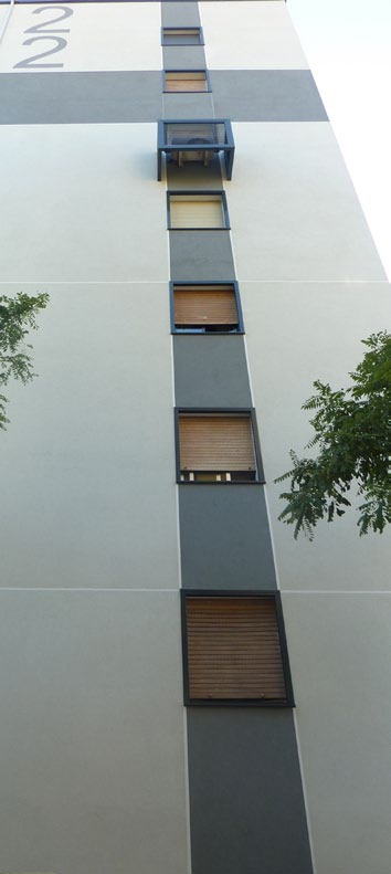 SISTEMA TH3 SIMULACIÓN DE CERRAMIENTO REHABILITACIÓN DE FACHADAS Ponemos como ejemplo una comunidad de vecinos en la ciudad de Madrid, compuesta por 7 viviendas en un edificio vertical.