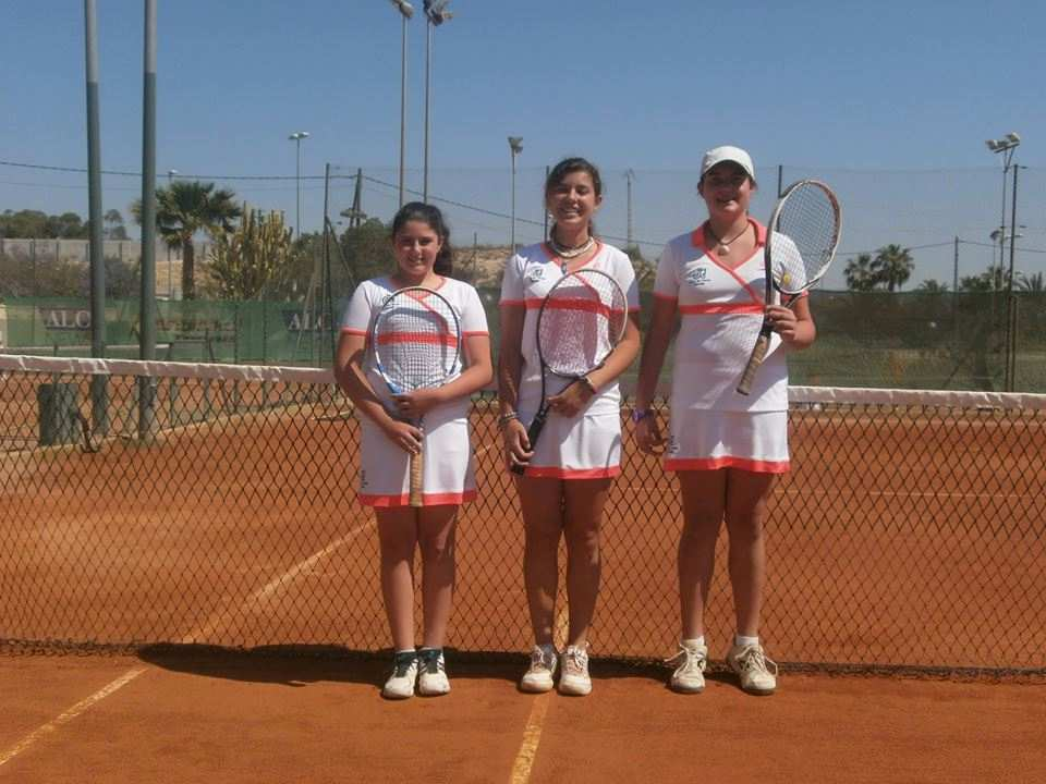 3. Equipo tenis infantil femenino. El equipo infantil femenino también ha jugado este mes de mayo el Campeonato de la Comunidad Valenciana en 1ª División.