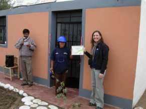 Foto: Vivienda de adobe reforzado en Grocio Prado-Chincha, construida por Fundación Contra el Hambre.