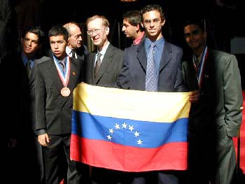 La Esquina Olímpica 51 de oro y bronce en pasadas olimpiadas iberoamericanas y experiencia como competidores en dos IMO.