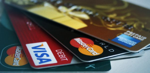 Credit Cards Major credit cards such as Visa, MasterCard, and American Express are widely accepted. You may also withdraw money (REAIS) using credit cards at any local bank.