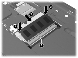 c. Presione suavemente el módulo de memoria (3) hacia abajo, aplicando presión tanto en el borde izquierdo como en el derecho del módulo, hasta que los clips de retención se encajen.
