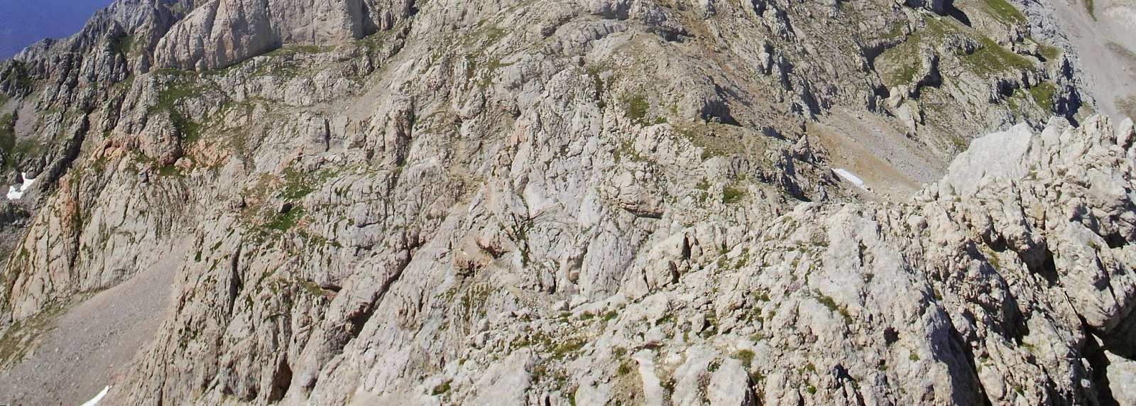 recorre cumbres del Pico del Grajal de Arriba(2.