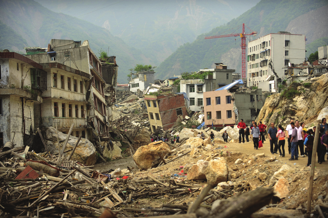 ESCUELA + GUIA DIDÁCTICA PARA PRIMARIA NOMBRE FECHA / / CIENCIAS SOCIALES GRANDES CATACLISMOS TERREMOTOS Los terremotos, unas de las fuerzas de la naturaleza más impredecibles y destructivas, pueden