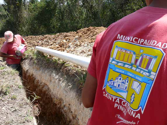 NOMBRE PROYECTO Construcción sistema de agua potable (línea de conducción) del pozo de la aldea Puerta Parada,. ÁREA A BENEFICIAR BENEFICIADOS MONTO FINAL Cabecera Municipal 7,480 personas Q.
