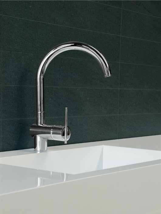 Spin is a line of hi-tech mixing taps, which is enhanced by large sizes, made for a kitchen in which