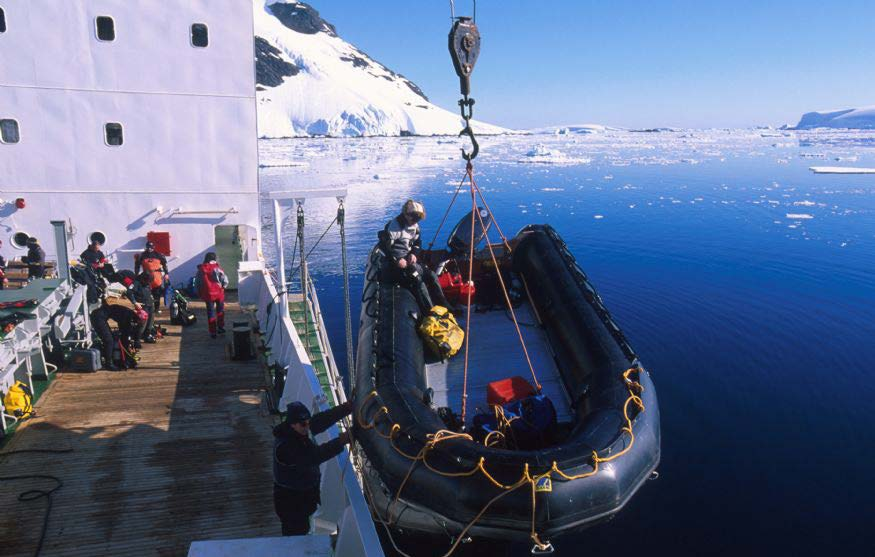 Cómo elegir una experiencia antártica verdaderamente personal Independientemente del área que se visite, cada crucero tiene un carácter y unos objetivos particulares que encajarán en mayor o menor