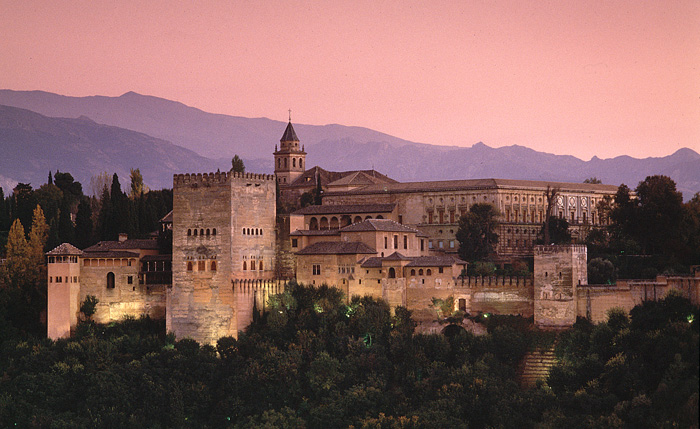 Muchos reinos medievales en España fueron de religión musulmana.