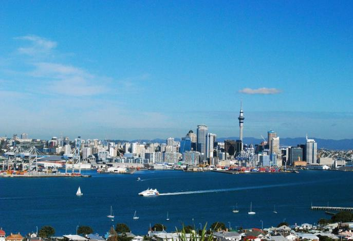 Aotearoa Tour 8 Noches Día 01, Miércoles: Llegada a Auckland Serán recibidos por su guía y trasladados a su alojamiento.