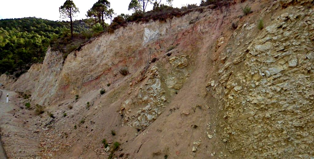 Zona tectonizada entre materiales Trásico- Jurásico