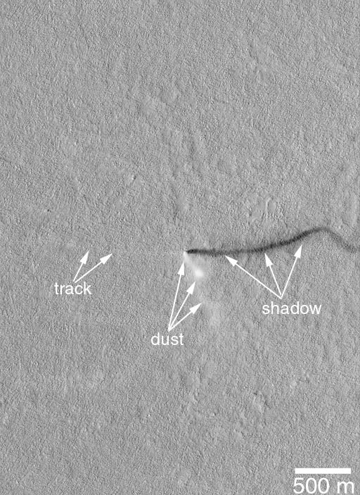 Marte Remolino de polvo marciano, fotografiado en la planicie Amazónica en Abr 2001.
