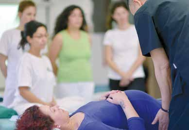 Shiatsu para embarazadas El Shiatsu es una terapia ideal para las mujeres que se encuentran en estado de embarazo, ya que ayuda a aliviar los dolores más comunes que se sufren cuando se encuentran en