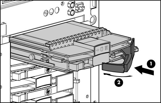 Extraiga el panel biselado ("Desbloqueo del panel biselado" en la página 24). 2. Extraiga el panel liso de la unidad de disco duro. 3.