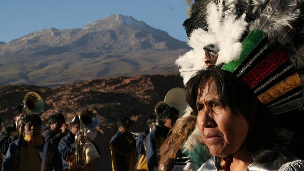 Qué es el Qhapaq Ñan Qhapaq Ñan en quechua significa Camino Principal y es una expresión que se utiliza para referirse a la extensa red vial que posibilitó la expansión del Tawantinsuyu, o Estado