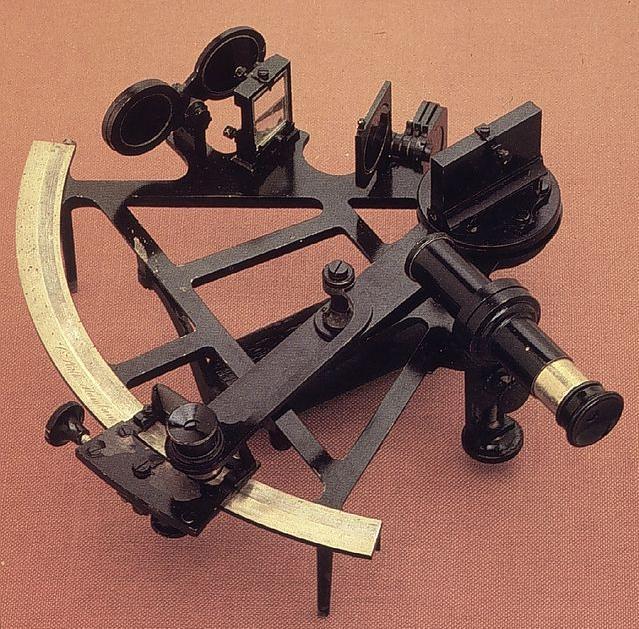 sextantes marino sextante de bolsillo Supongamos que instalados con el sextante en el punto A observamos, a través de un pequeño orificio o diafragma (sextante de bolsillo) o de un anteojo (sextante